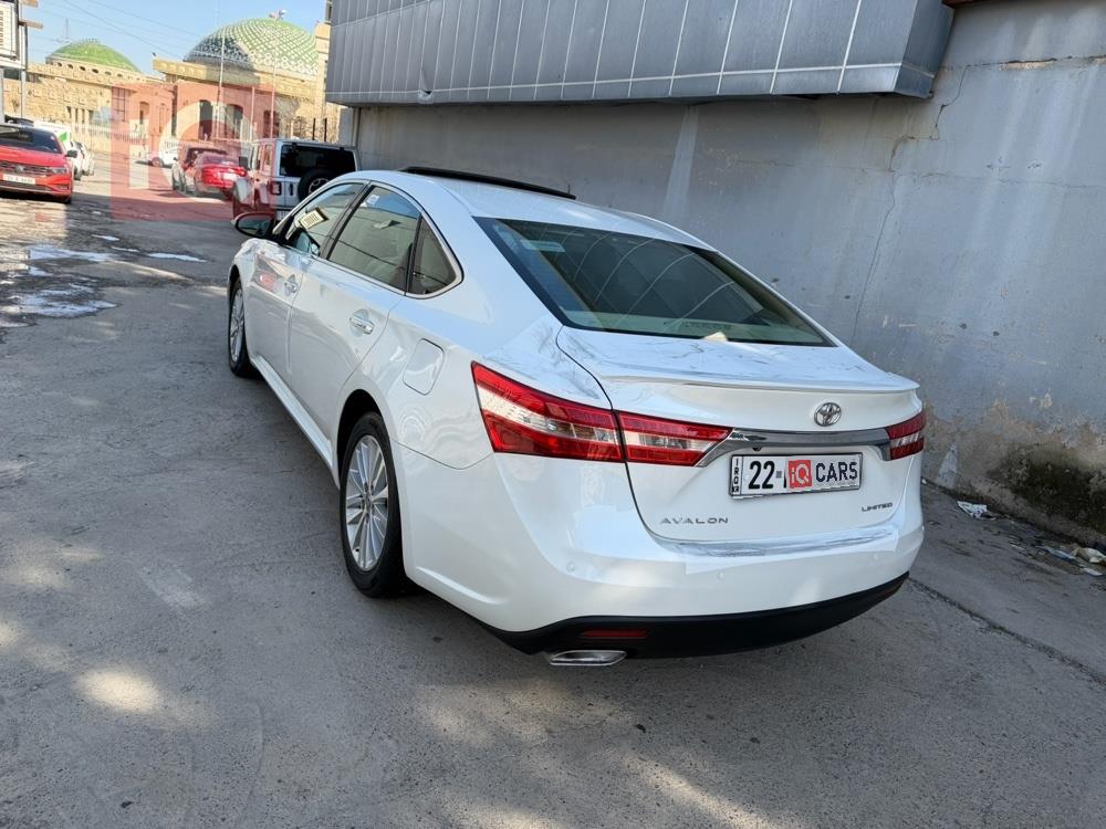 تويوتا أفالون